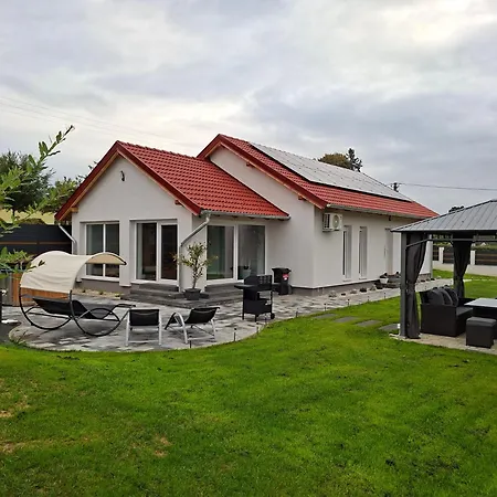 بيت للعطل Napsugar Wellness Újudvar